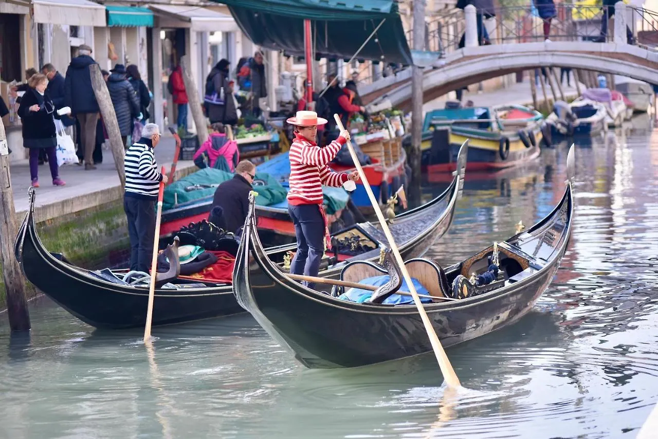 Konukevi Palazzetto Barnaba Otel Venedik İtalya