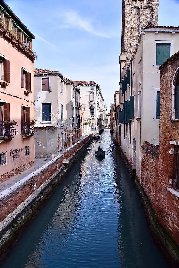 Palazzetto Barnaba Otel Venedik Konukevi